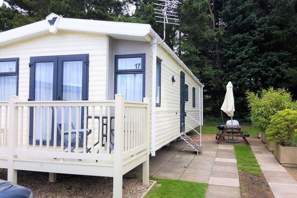 Edinburgh - Seton Sands-Cameo Caravan-Pet Friendly Exterior photo