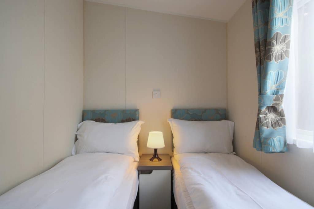 Edinburgh - Seton Sands-Cameo Caravan-Pet Friendly Exterior photo