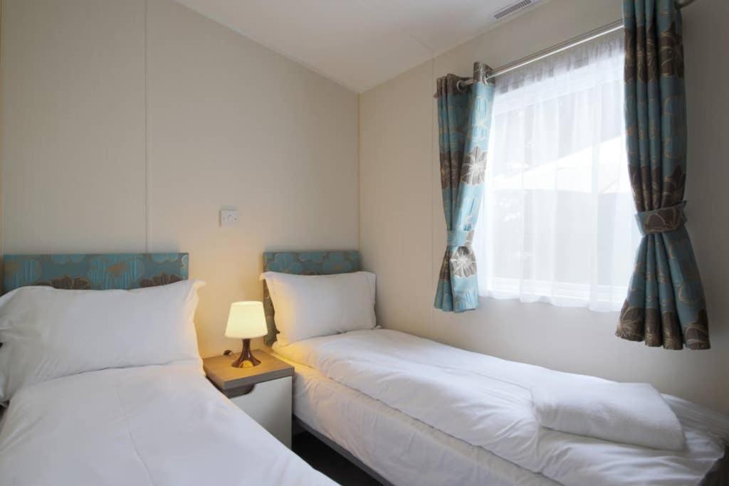 Edinburgh - Seton Sands-Cameo Caravan-Pet Friendly Exterior photo